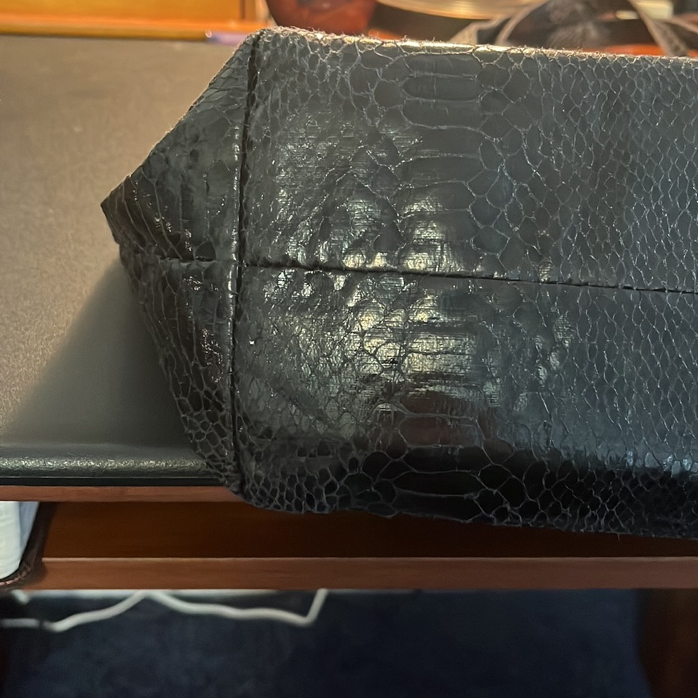 Kate Spade tote - Picture 3 of 7